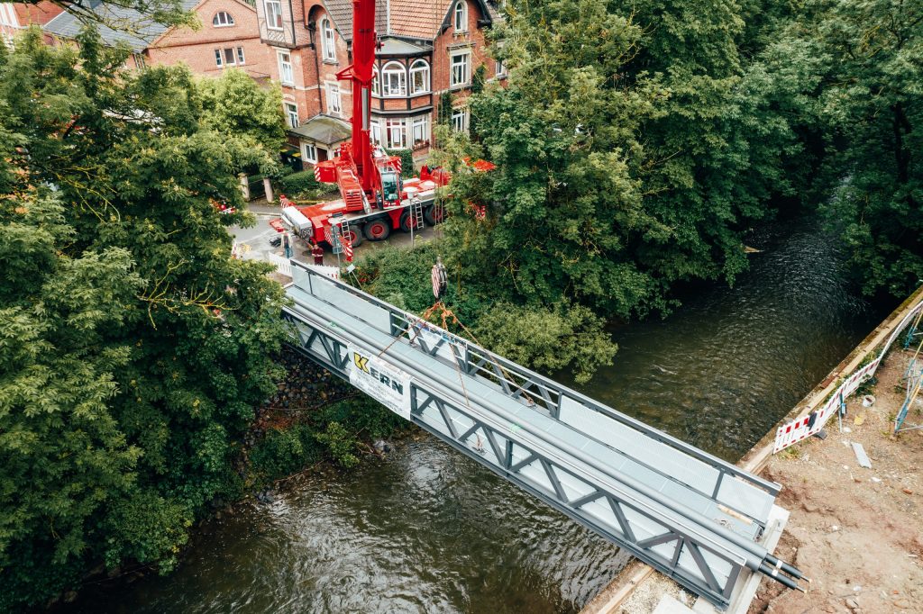 Sontwoski-Quartier-Sonntagsanger-Bruecke-kran